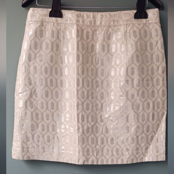 Banana Republic mini skirt with lining, size 10 - Picture 3 of 4